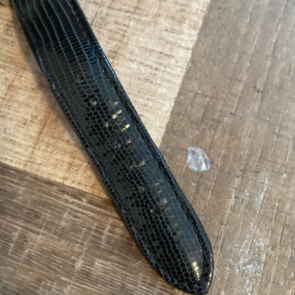 Guess Ladies Fashion Zebra Watch ⌚️ - Picture 6 of 8